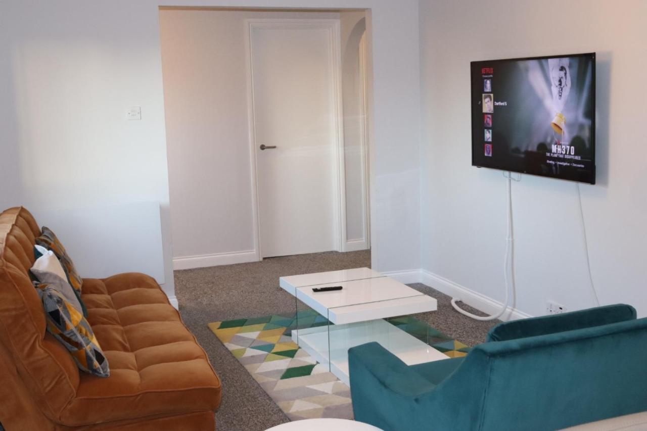 Garland Modern Apartment With Private Garden & Parking Dartford 5 Eksteriør billede