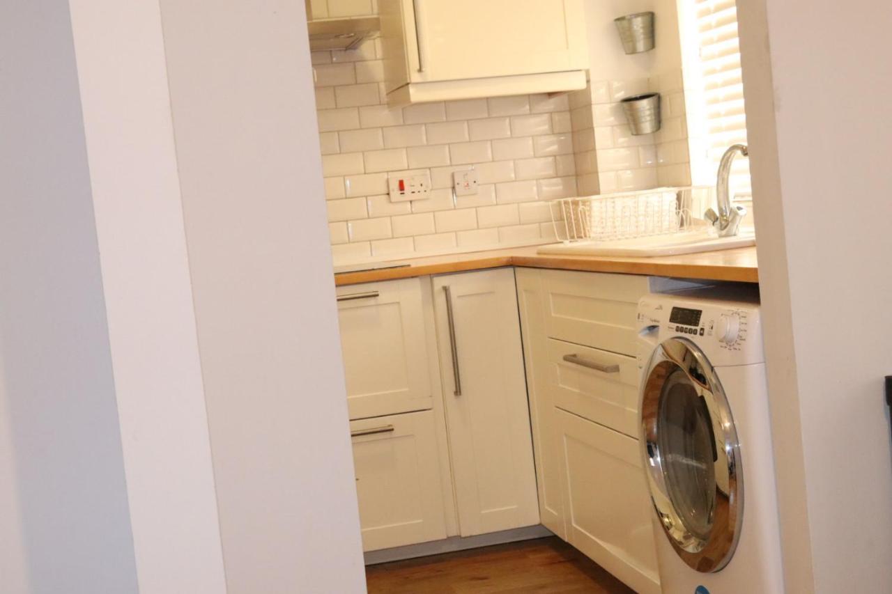 Garland Modern Apartment With Private Garden & Parking Dartford 5 Eksteriør billede
