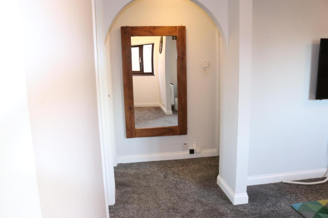 Garland Modern Apartment With Private Garden & Parking Dartford 5 Eksteriør billede