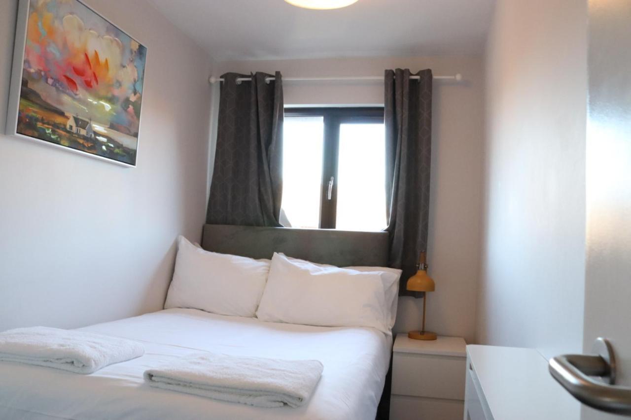 Garland Modern Apartment With Private Garden & Parking Dartford 5 Eksteriør billede
