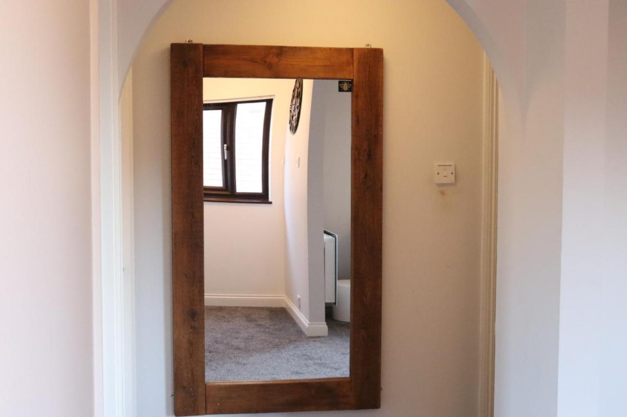 Garland Modern Apartment With Private Garden & Parking Dartford 5 Eksteriør billede