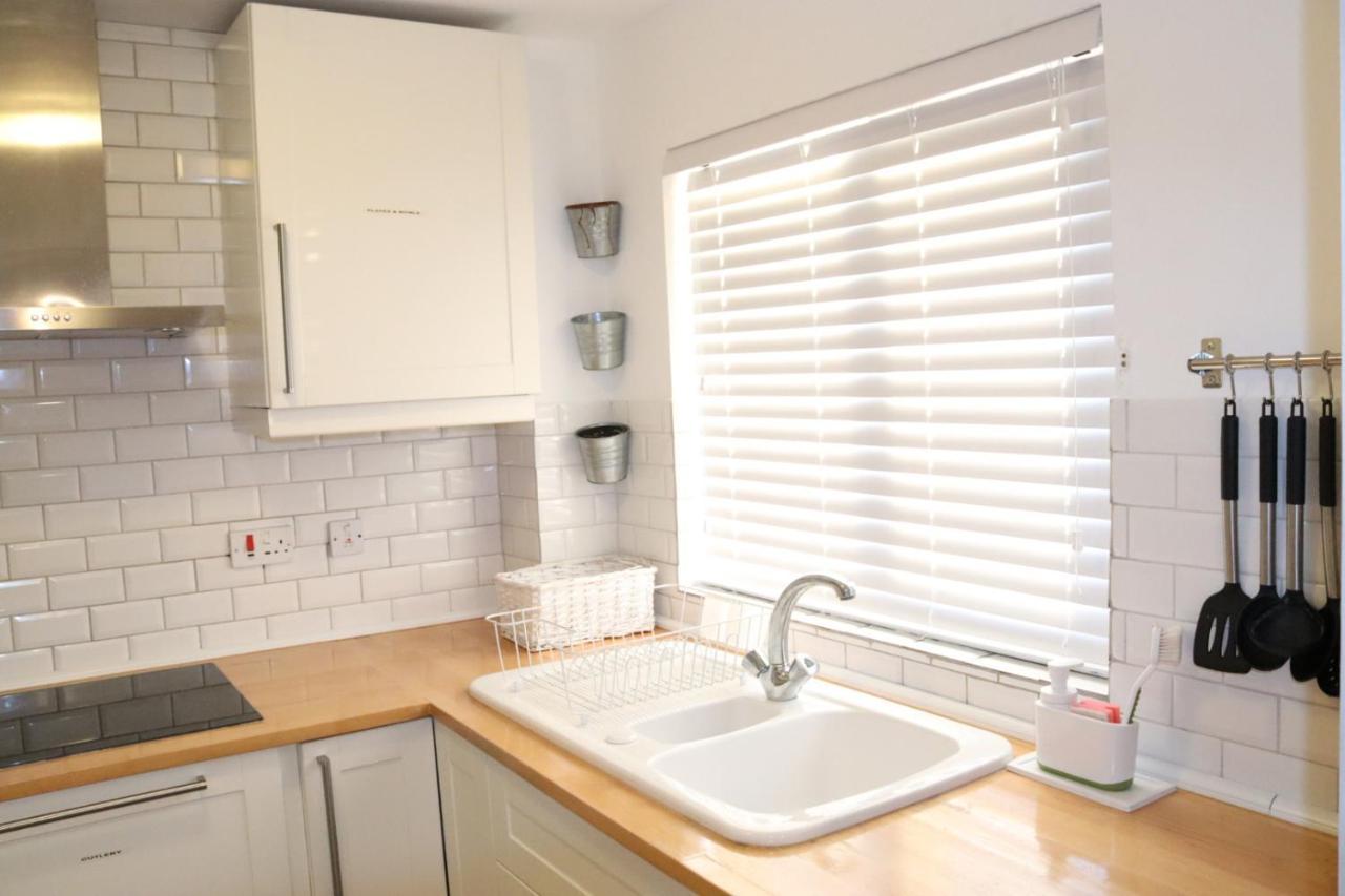 Garland Modern Apartment With Private Garden & Parking Dartford 5 Eksteriør billede