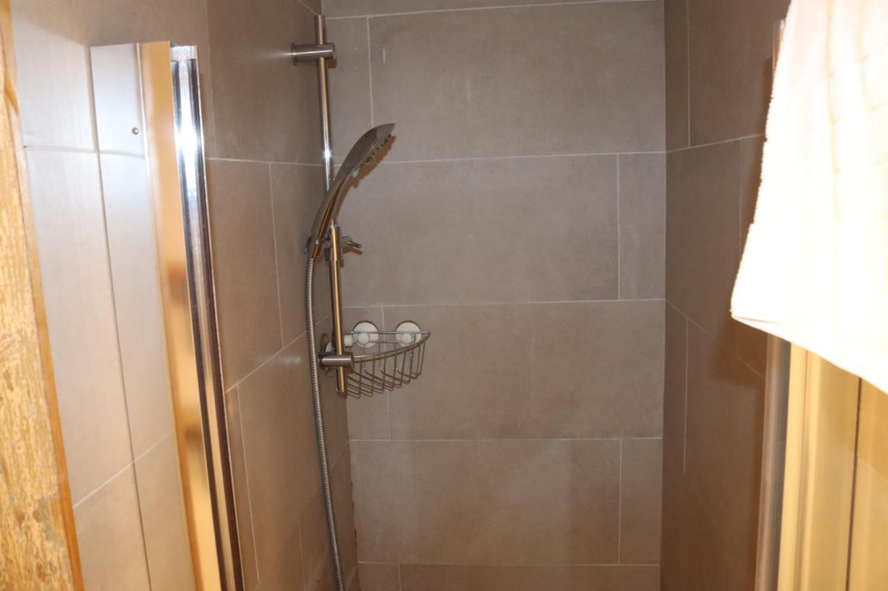 Garland Modern Apartment With Private Garden & Parking Dartford 5 Eksteriør billede